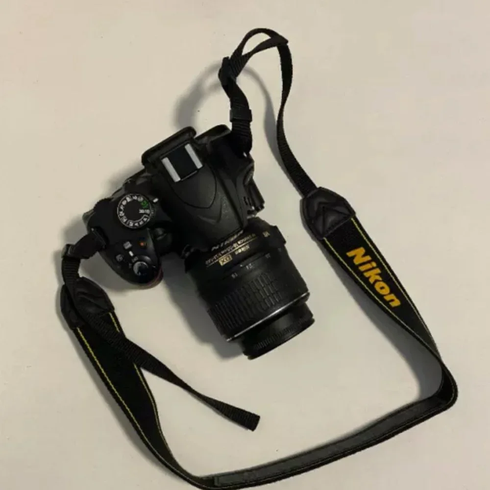 Nikon DSLR Camera D3200 Bundle With Two Lens, Timelapse Remote and More - Picture 4 of 12